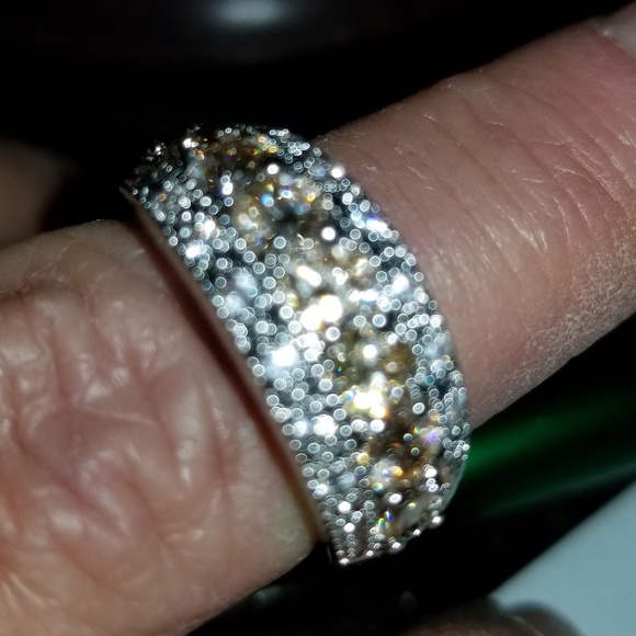 Ring - Picture 2 of 5